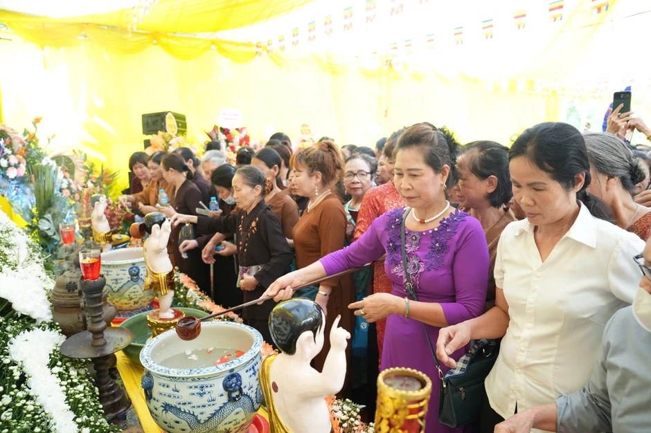 Mùa Phật đản: Ngẫm về mái chùa trong tâm thức Việt Mùa Phật đản: Ngẫm về mái chùa trong tâm thức Việt