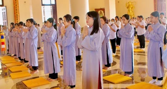 Mùa Phật đản: Người trẻ chọn một ngày tu Bát quan trai