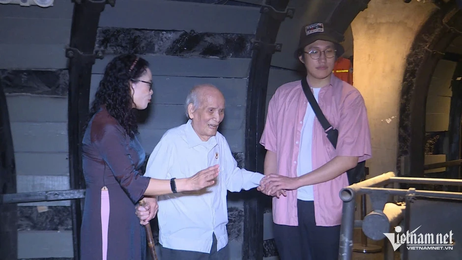 Mùa thu độc lập trong ký ức “Bác Năm vùng mỏ” Mùa thu độc lập trong ký ức “Bác Năm vùng mỏ”