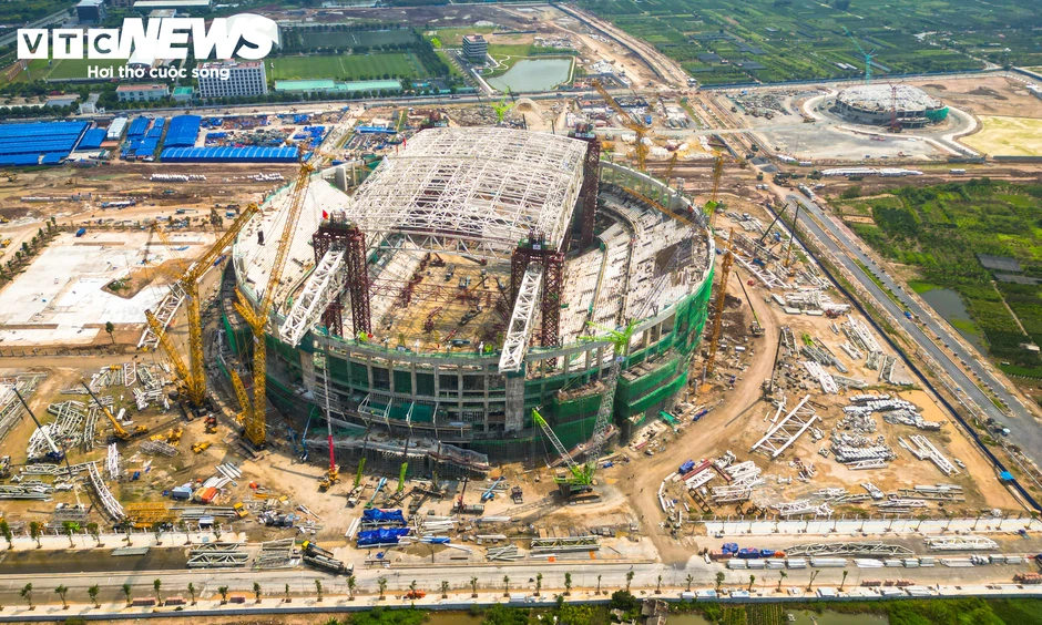 Mục sở thị mái vòm 8.600 tấn tự đóng mở của sân vận động PVF ở Hưng Yên Mục sở thị mái vòm 8.600 tấn tự đóng mở của sân vận động PVF ở Hưng Yên