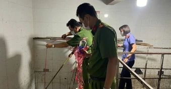Nam công nhân ngạt khí tử nạn dưới bồn chứa vỏ trái cây