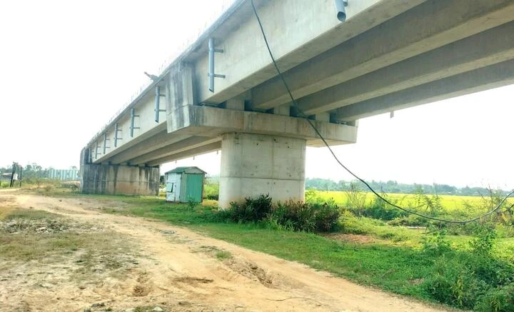 'Năm lần bảy lượt' được gia hạn, cầu 220 tỷ ở Đà Nẵng vẫn dang dở