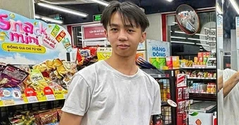 Nam sinh mất liên lạc sau khi để lại xe máy trên cầu ở TPHCM