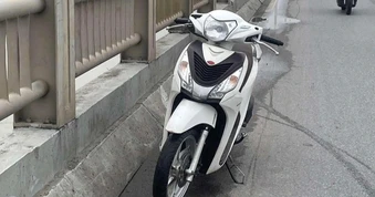 Nam thanh niên bỏ lại xe máy rồi nhảy cầu Vĩnh Tuy
