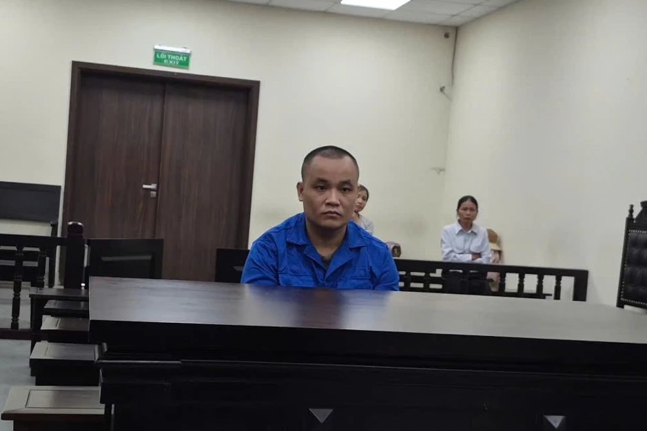 Nam TikToker bật khóc, trình bày hoàn cảnh khó khăn trước tòa Nam TikToker bật khóc, trình bày hoàn cảnh khó khăn trước tòa