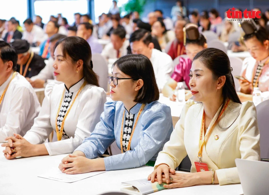 Nâng cao chất lượng cán bộ Mặt trận, phát huy tiếng nói người dân tộc thiểu số Nâng cao chất lượng cán bộ Mặt trận, phát huy tiếng nói người dân tộc thiểu số