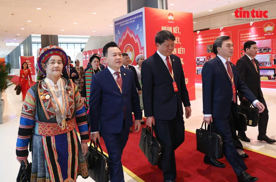 Nâng cao chất lượng cán bộ Mặt trận, phát huy tiếng nói người dân tộc thiểu số Nâng cao chất lượng cán bộ Mặt trận, phát huy tiếng nói người dân tộc thiểu số