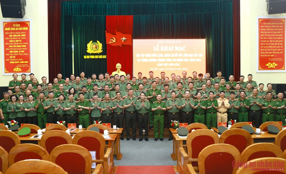 Nâng cao chất lượng công tác điều lệnh, quân sự, võ thuật trong Công an nhân dân Nâng cao chất lượng công tác điều lệnh, quân sự, võ thuật trong Công an nhân dân