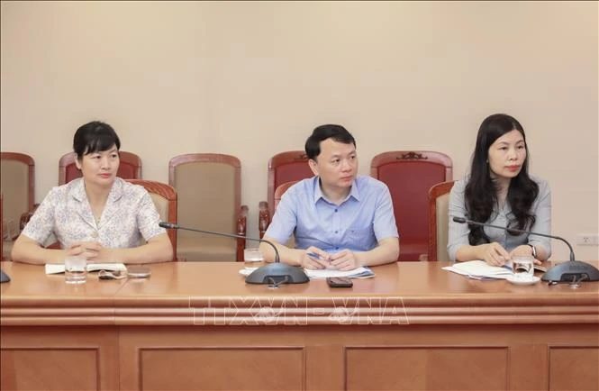 Nâng cao năng lực viết bài chính luận cho cán bộ, phóng viên TTXVN Nâng cao năng lực viết bài chính luận cho cán bộ, phóng viên TTXVN