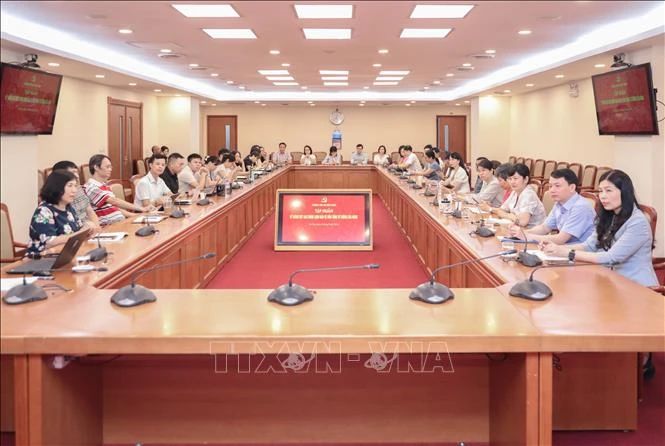 Nâng cao năng lực viết bài chính luận cho cán bộ, phóng viên TTXVN Nâng cao năng lực viết bài chính luận cho cán bộ, phóng viên TTXVN
