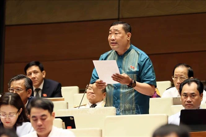 Nâng mức lương cơ sở, tạo động lực phát triển khu vực công Nâng mức lương cơ sở, tạo động lực phát triển khu vực công