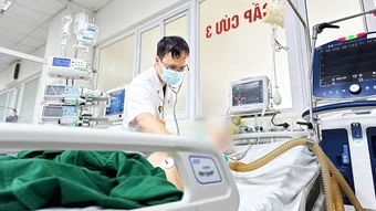 Nắng nóng cực đoan, nhiều người nhập viện