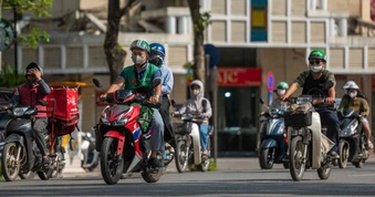 Nắng nóng gay gắt lan rộng toàn miền Bắc