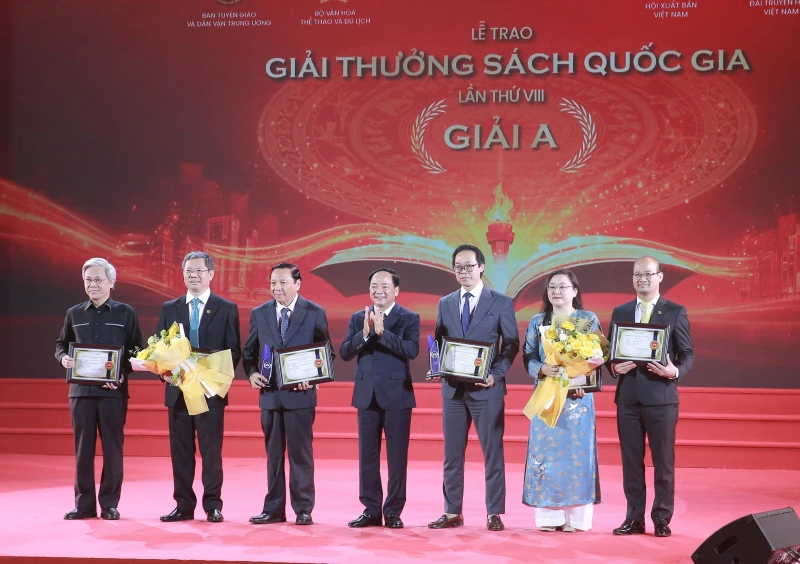 Nâng tầm Giải thưởng Sách Quốc gia có sức lan tỏa rộng, định hướng giá trị, tôn vinh tác phẩm xuất sắc Nâng tầm Giải thưởng Sách Quốc gia có sức lan tỏa rộng, định hướng giá trị, tôn vinh tác phẩm xuất sắc
