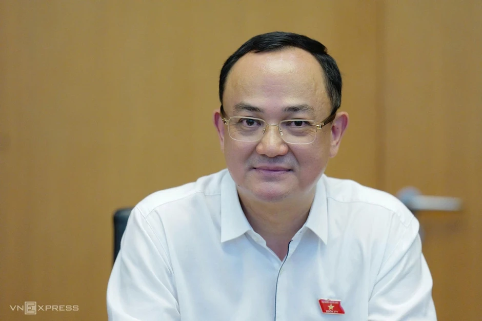 'Nên chuyển hướng đưa lao động trình độ cao ra nước ngoài' 'Nên chuyển hướng đưa lao động trình độ cao ra nước ngoài'