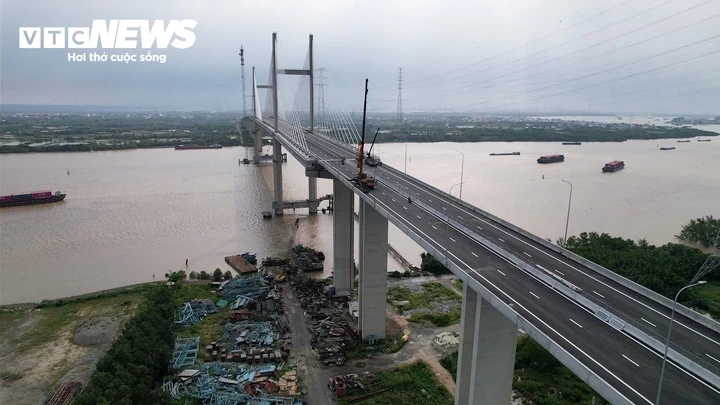 Ngắm cao tốc Bến Lức - Long Thành trước giờ thông xe toàn tuyến Ngắm cao tốc Bến Lức - Long Thành trước giờ thông xe toàn tuyến