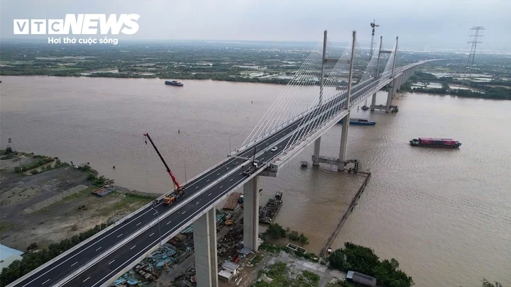 Ngắm cao tốc Bến Lức - Long Thành trước giờ thông xe toàn tuyến Ngắm cao tốc Bến Lức - Long Thành trước giờ thông xe toàn tuyến