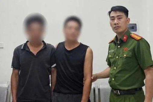 Ngăn chặn người đàn ông có ý định tự tử tại khu vực đường sắt Ngăn chặn người đàn ông có ý định tự tử tại khu vực đường sắt