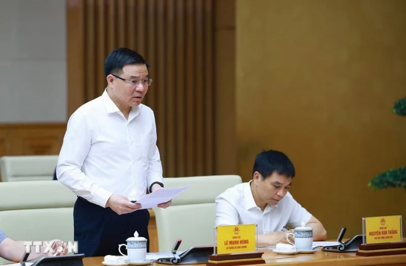 Ngành công thương phải bảo đảm không để thiếu điện và xăng dầu Ngành công thương phải bảo đảm không để thiếu điện và xăng dầu
