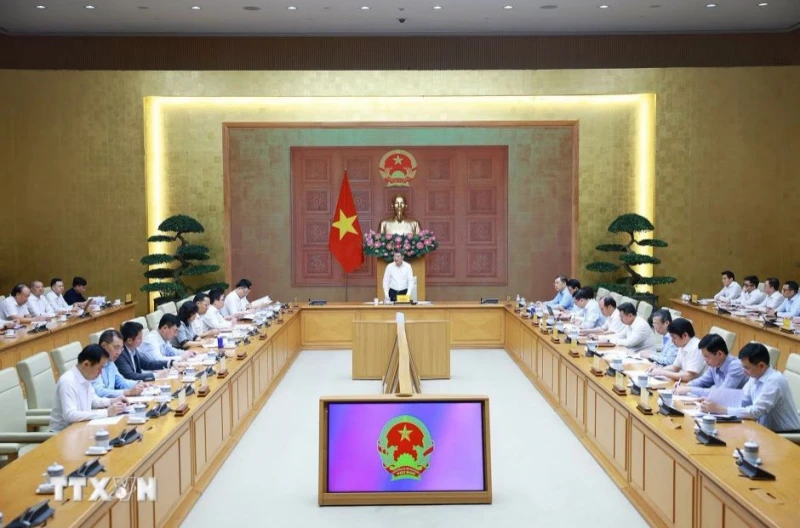Ngành công thương phải bảo đảm không để thiếu điện và xăng dầu Ngành công thương phải bảo đảm không để thiếu điện và xăng dầu