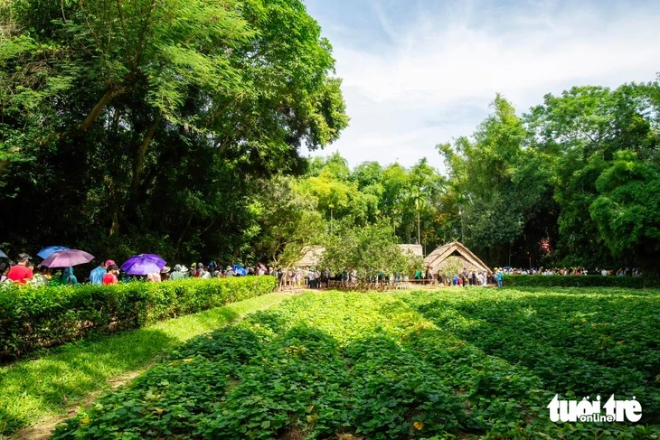 Nghệ An khai hội Làng Sen, lan tỏa khát vọng phát triển Nghệ An khai hội Làng Sen, lan tỏa khát vọng phát triển