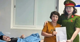 Nghẹn ngào lá thư cảm ơn của người mẹ gửi nữ cán bộ công an xã