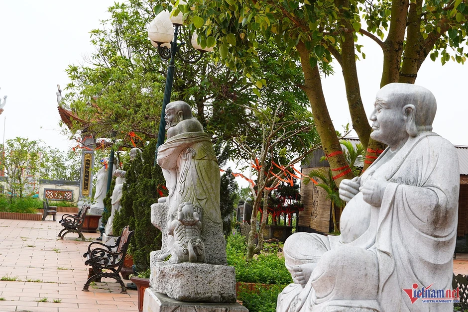 Ngôi chùa linh thiêng nắm giữ 4 kỷ lục Việt Nam Ngôi chùa linh thiêng nắm giữ 4 kỷ lục Việt Nam