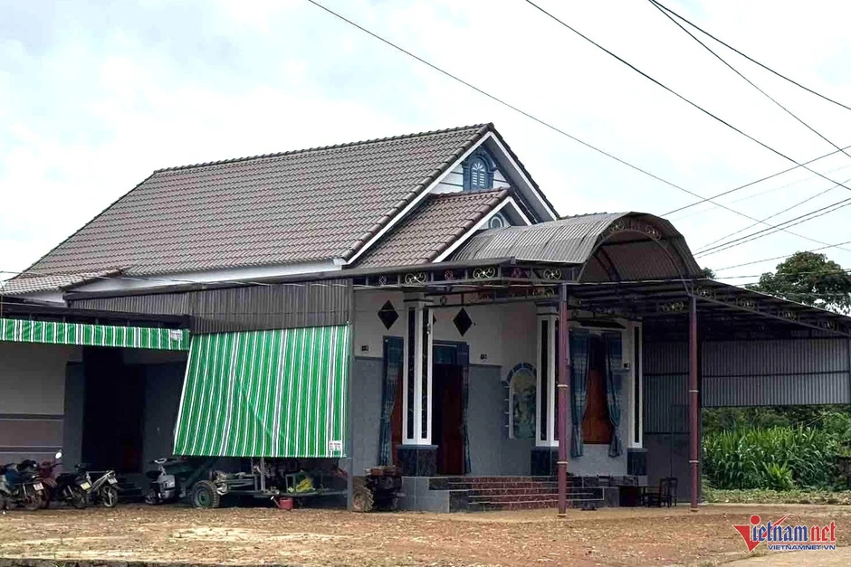Ngôi làng Dao Đỏ vùng biên có hơn 60 căn nhà tiền tỷ Ngôi làng Dao Đỏ vùng biên có hơn 60 căn nhà tiền tỷ
