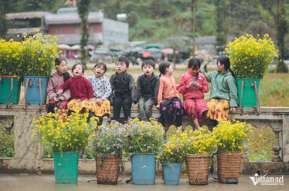 Ngọn lửa đại đoàn kết giữa miền đá xám Ngọn lửa đại đoàn kết giữa miền đá xám
