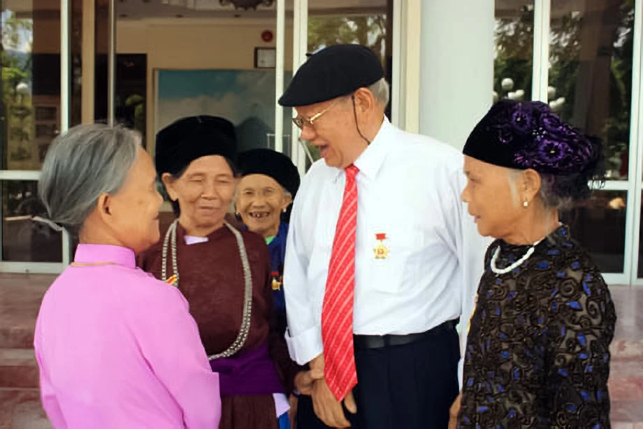 Ngọn lửa đại đoàn kết giữa miền đá xám Ngọn lửa đại đoàn kết giữa miền đá xám