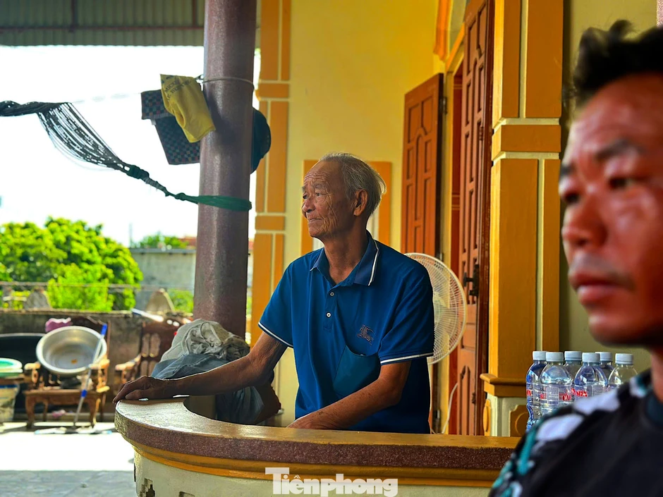 Ngư dân Hà Tĩnh kể hành trình sống sót sau hơn 10 giờ trôi dạt giữa biển Ngư dân Hà Tĩnh kể hành trình sống sót sau hơn 10 giờ trôi dạt giữa biển
