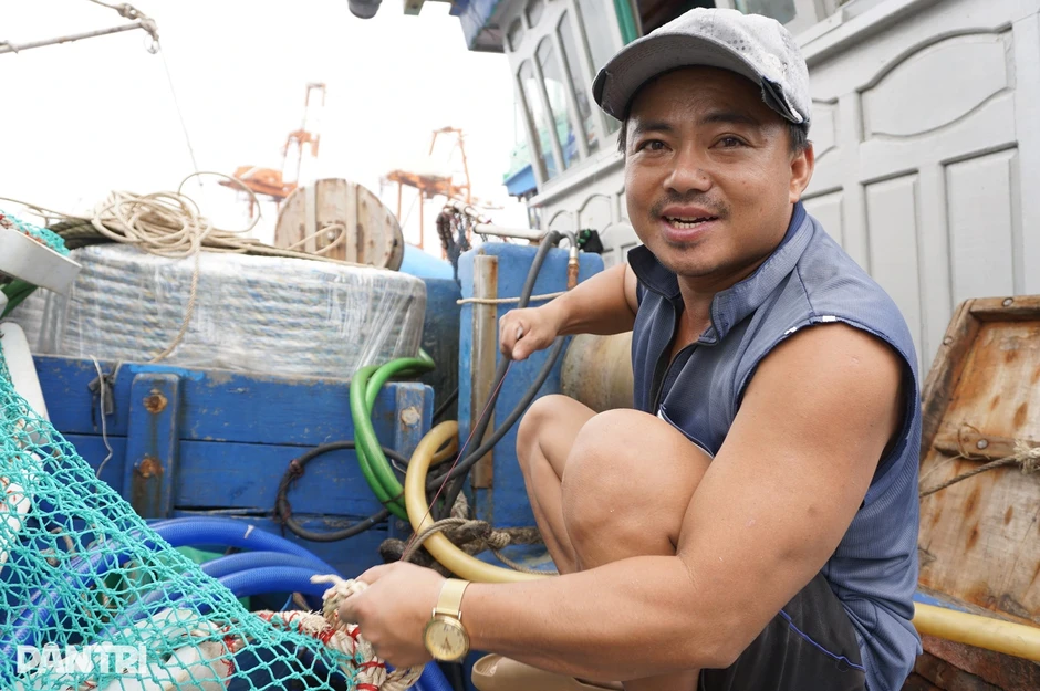 Ngư dân hoãn ra khơi, ở lại bờ chờ bầu cử chọn người xứng đáng Ngư dân hoãn ra khơi, ở lại bờ chờ bầu cử chọn người xứng đáng