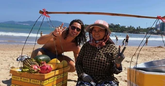 Người bán hàng rong ở Nha Trang gây sốt toàn cầu