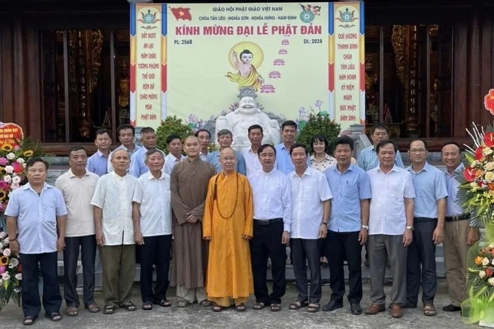 Người cán bộ thuộc nằm lòng giáo lý để gần người theo đạo Người cán bộ thuộc nằm lòng giáo lý để gần người theo đạo