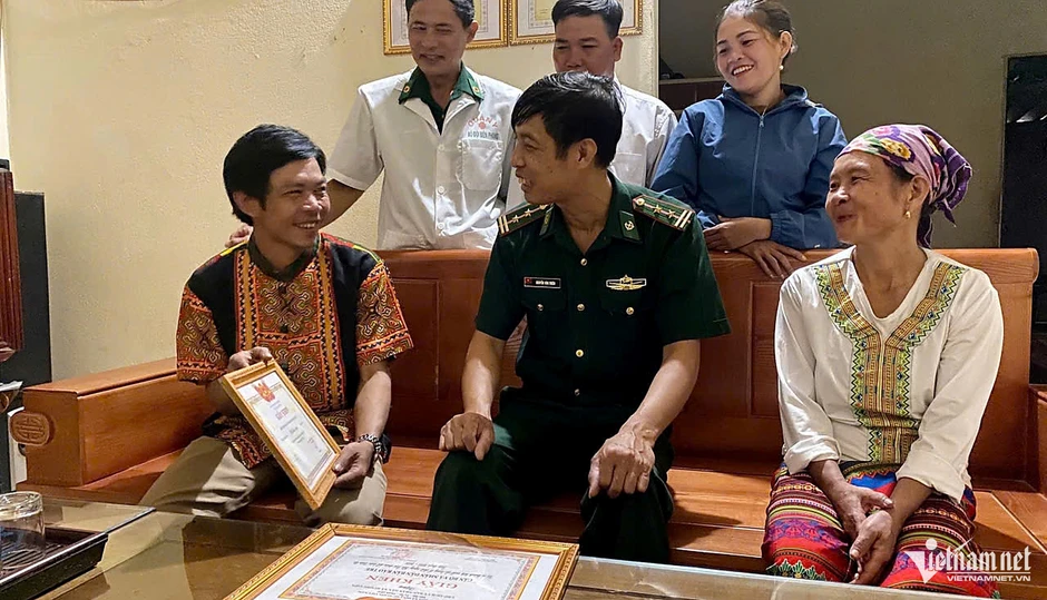 Người Chứt sau 3 thập kỉ: Từ bán trâu đổi rượu đến thu nhập hàng chục triệu đồng Người Chứt sau 3 thập kỉ: Từ bán trâu đổi rượu đến thu nhập hàng chục triệu đồng