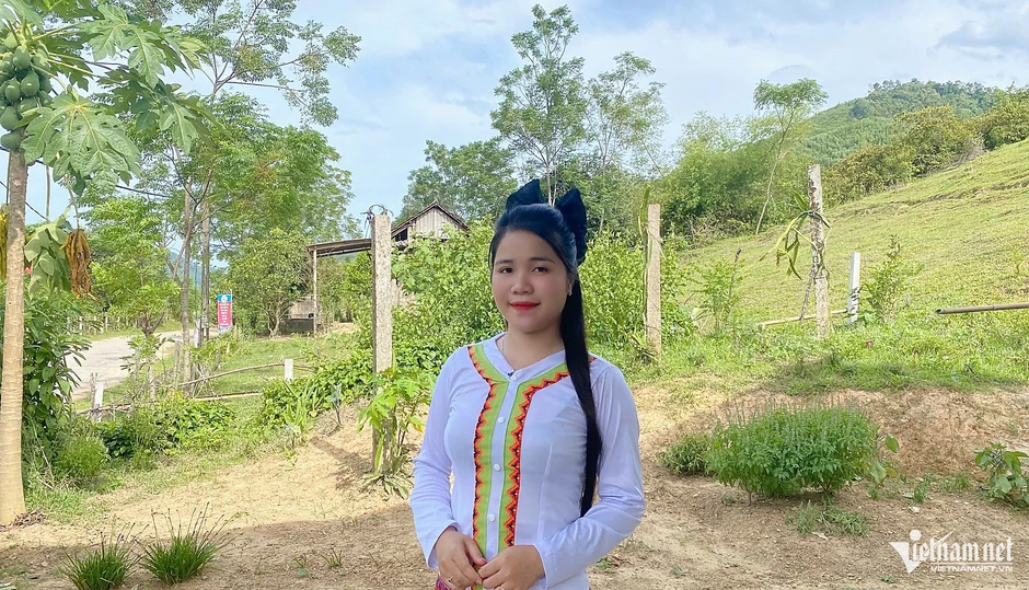 Người Chứt sau 3 thập kỉ: Từ bán trâu đổi rượu đến thu nhập hàng chục triệu đồng Người Chứt sau 3 thập kỉ: Từ bán trâu đổi rượu đến thu nhập hàng chục triệu đồng