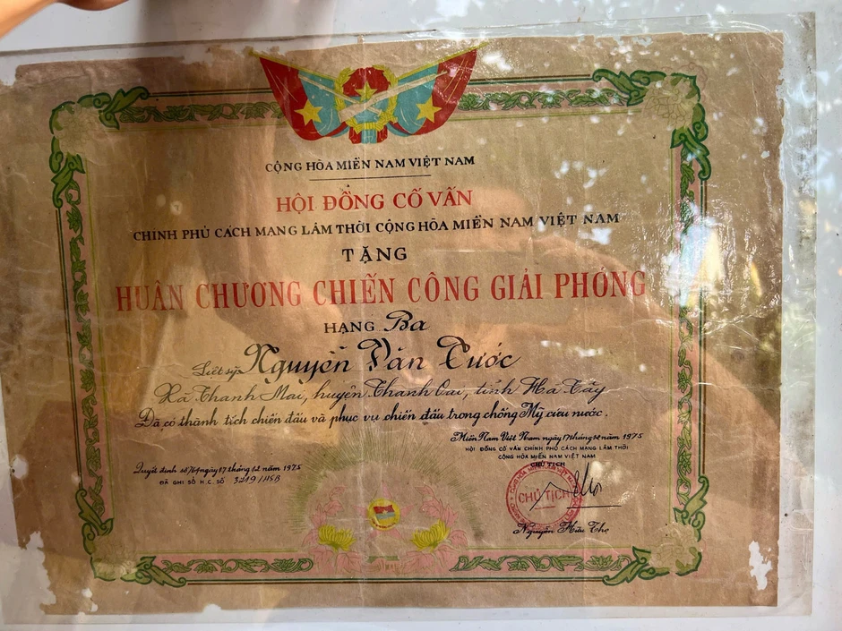Người có công phải xin xác nhận có công, doanh nghiệp gọi nhưng Bộ... không trả lời Người có công phải xin xác nhận có công, doanh nghiệp gọi nhưng Bộ... không trả lời