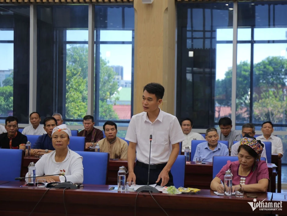Người có uy tín trẻ kể chuyện “gỡ nút” mâu thuẫn ở làng Thổ Người có uy tín trẻ kể chuyện “gỡ nút” mâu thuẫn ở làng Thổ
