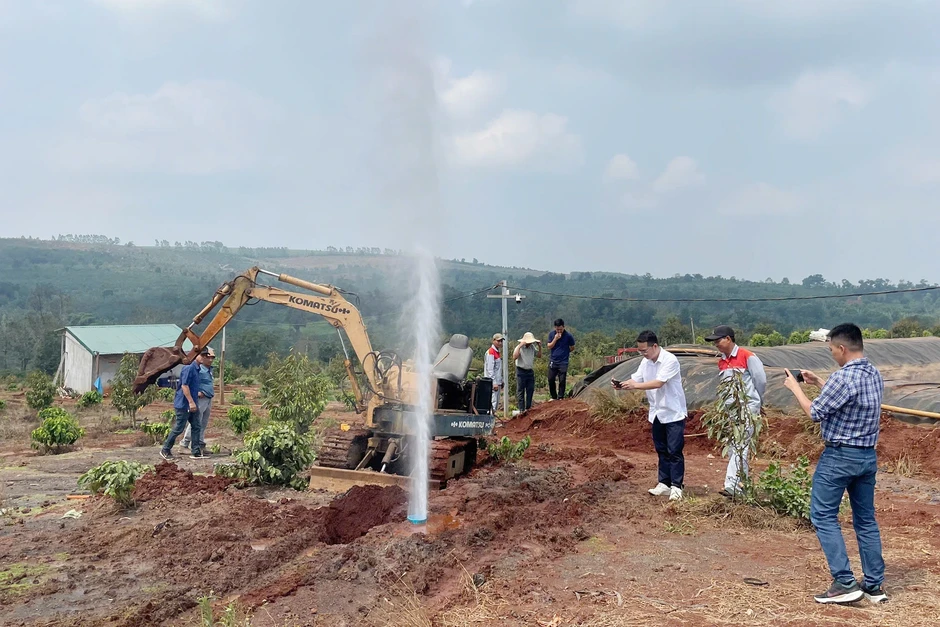Người dân kiến nghị kiểm tra giếng phun khí, nước như vòi rồng ở Gia Lai