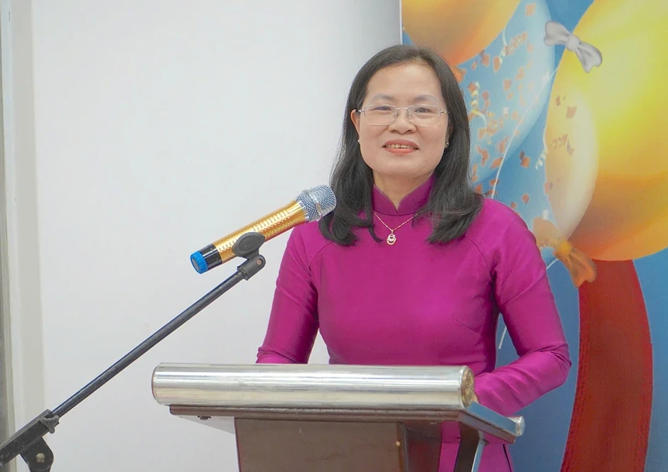 Người dân làm thủ tục hành chính 'khỏe' hơn khi số hóa hộ tịch Người dân làm thủ tục hành chính 'khỏe' hơn khi số hóa hộ tịch