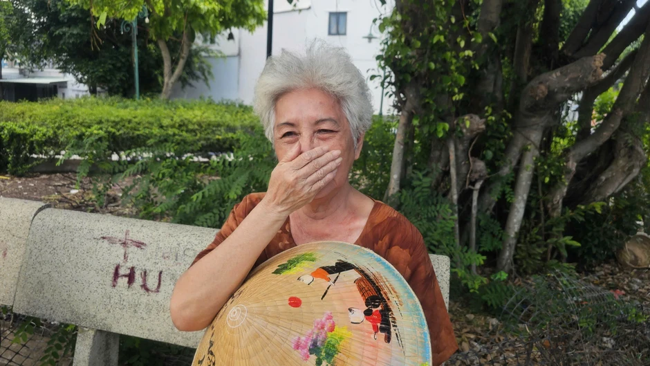 Người dân 'ngộp thở' vì mùi hôi từ công ty thức ăn gia súc Người dân 'ngộp thở' vì mùi hôi từ công ty thức ăn gia súc