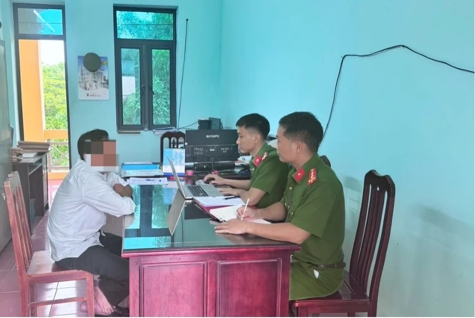 Người đàn ông chia sẻ thông tin xuyên tạc bị xử phạt 5 triệu đồng Người đàn ông chia sẻ thông tin xuyên tạc bị xử phạt 5 triệu đồng