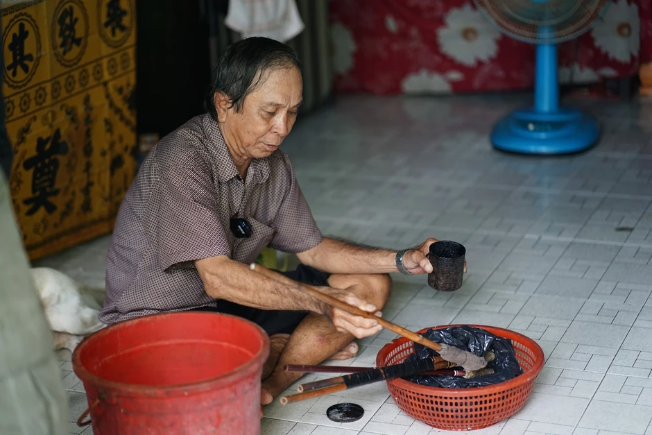 Người đàn ông có biệt danh lạ ở TP.HCM: Hễ thấy đất xốp là biết “mỏ vàng” ở đâu Người đàn ông có biệt danh lạ ở TP.HCM: Hễ thấy đất xốp là biết “mỏ vàng” ở đâu