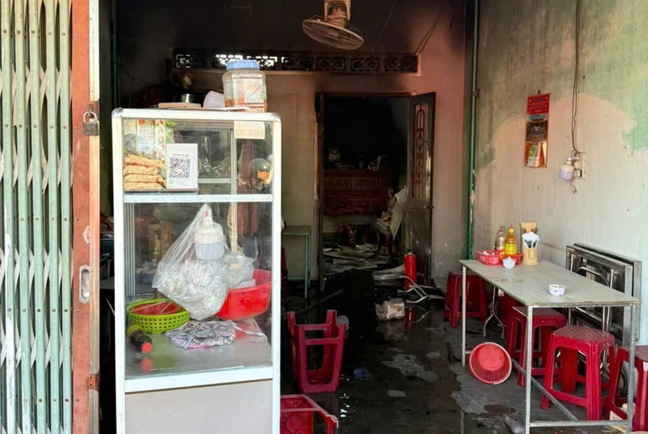 Người đàn ông cứu 4 bà cháu trong đám cháy ở Gia Lai ngày 22 - 3 Người đàn ông cứu 4 bà cháu trong đám cháy ở Gia Lai ngày 22 - 3