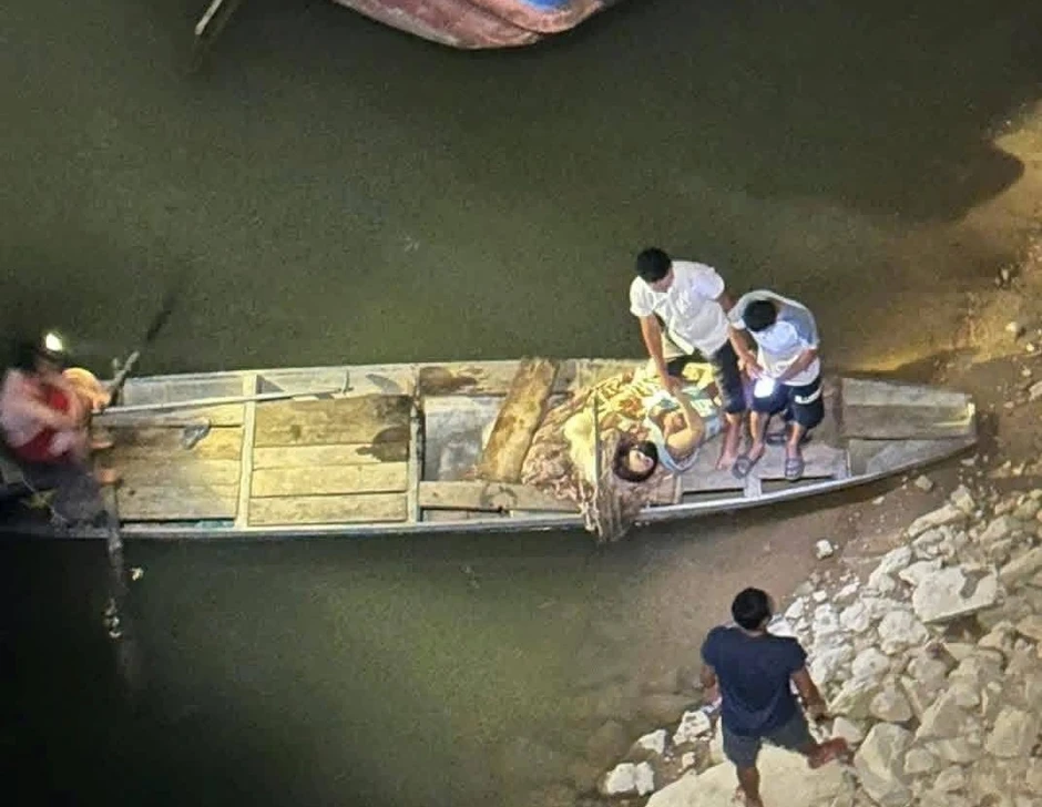 Người đàn ông dũng cảm cứu sống mẹ con nhảy cầu tự tử tại Nghệ An Người đàn ông dũng cảm cứu sống mẹ con nhảy cầu tự tử tại Nghệ An