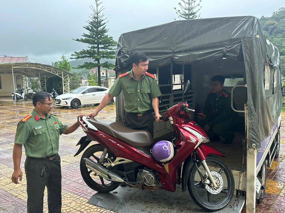 Người đàn ông mang hơn 1,2 tỷ đồng rồi đi lạc 550km vào rừng Người đàn ông mang hơn 1,2 tỷ đồng rồi đi lạc 550km vào rừng