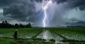 Người đàn ông ở Hà Nội bị sét đánh tử vong