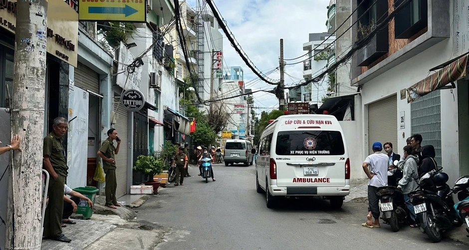 Người đàn ông treo cổ tử vong trong phòng trọ ở TPHCM , nguyên nhân đang được điều tra Người đàn ông treo cổ tử vong trong phòng trọ ở TPHCM , nguyên nhân đang được điều tra