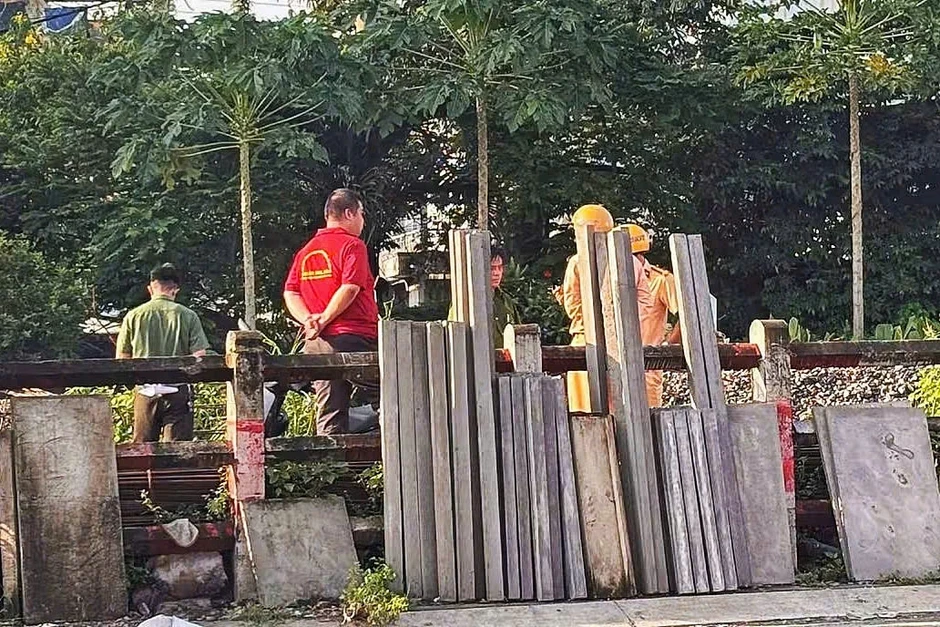 Người đàn ông tử vong sau va chạm với tàu hỏa ở TPHCM Người đàn ông tử vong sau va chạm với tàu hỏa ở TPHCM