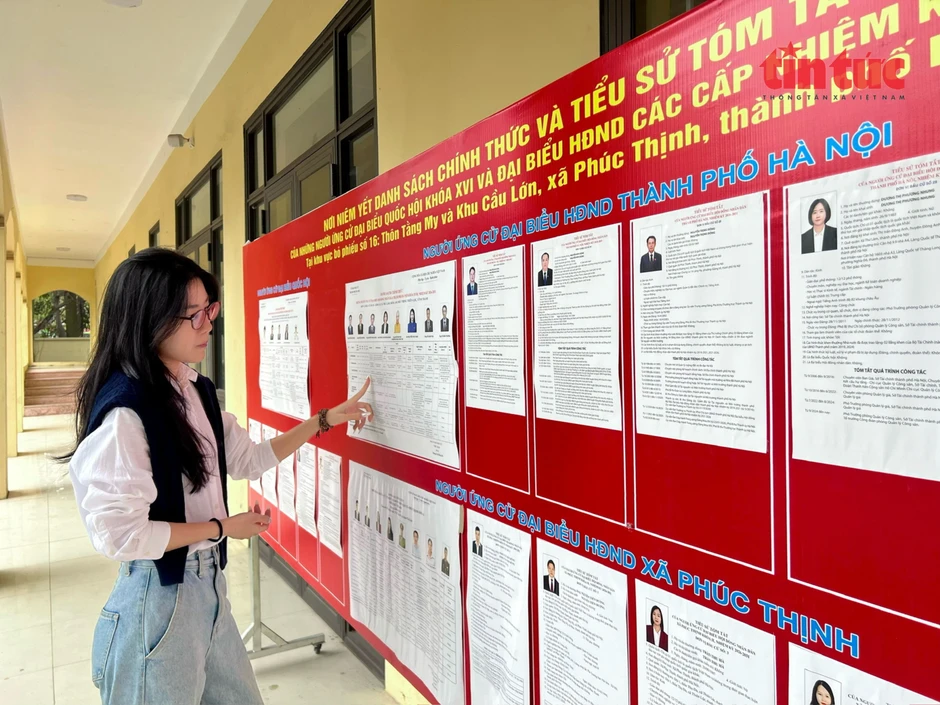 Người dân Thủ đô phấn khởi hướng về ngày hội non sông Người dân Thủ đô phấn khởi hướng về ngày hội non sông